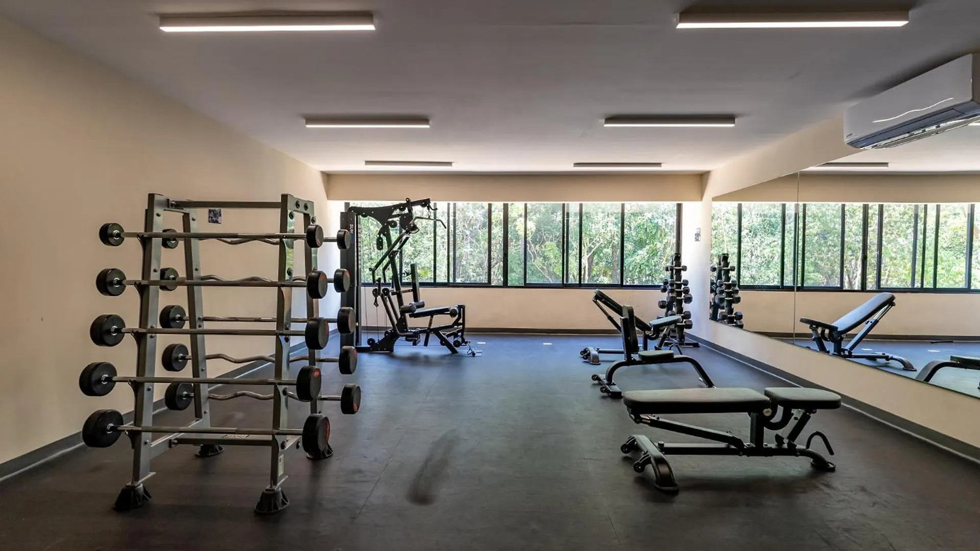 Luxury Apt Gym Jacuzzi Wifi Starlink Tulum Mexico