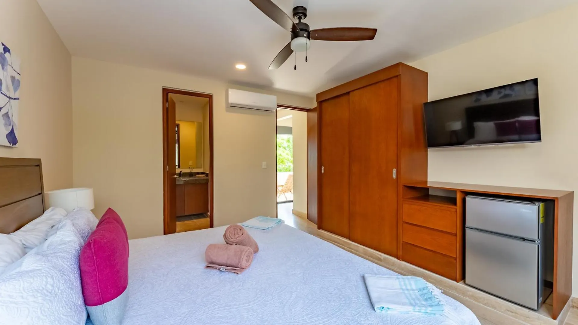Luxury Apt Gym Jacuzzi Wifi Starlink Tulum Apartment